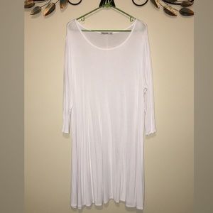 White, 3/4 sleeve, dress